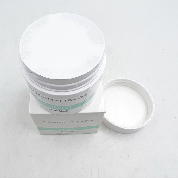 Rodan+Fields RECHARGE Detox Mask new - Picture 5 of 6